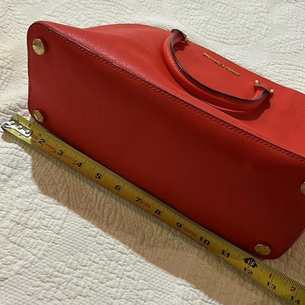 Michael Kors Orange hand bag/crossbody